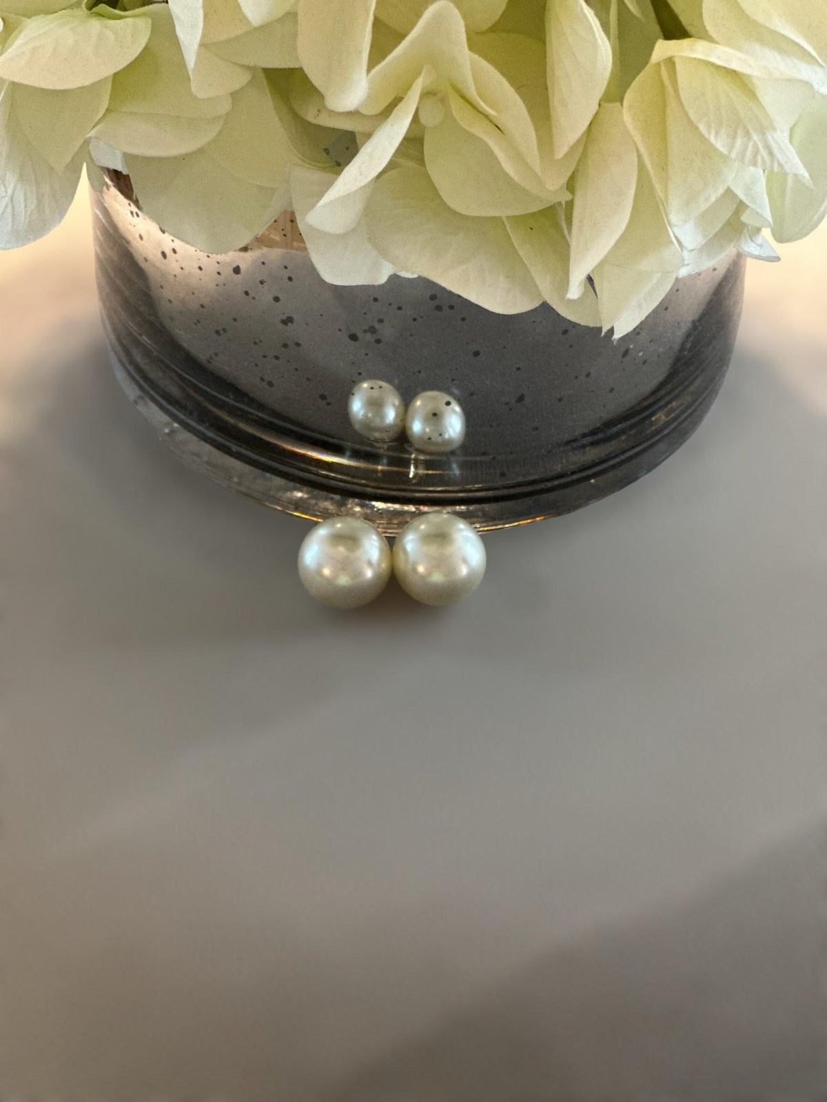 Pearl Studs - Amelia K. Luxe